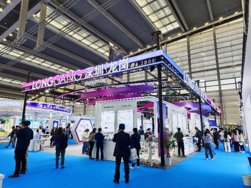 龍崗展區攜近百產品亮相深圳國際醫療器械展，彰顯產業集聚與創新實力